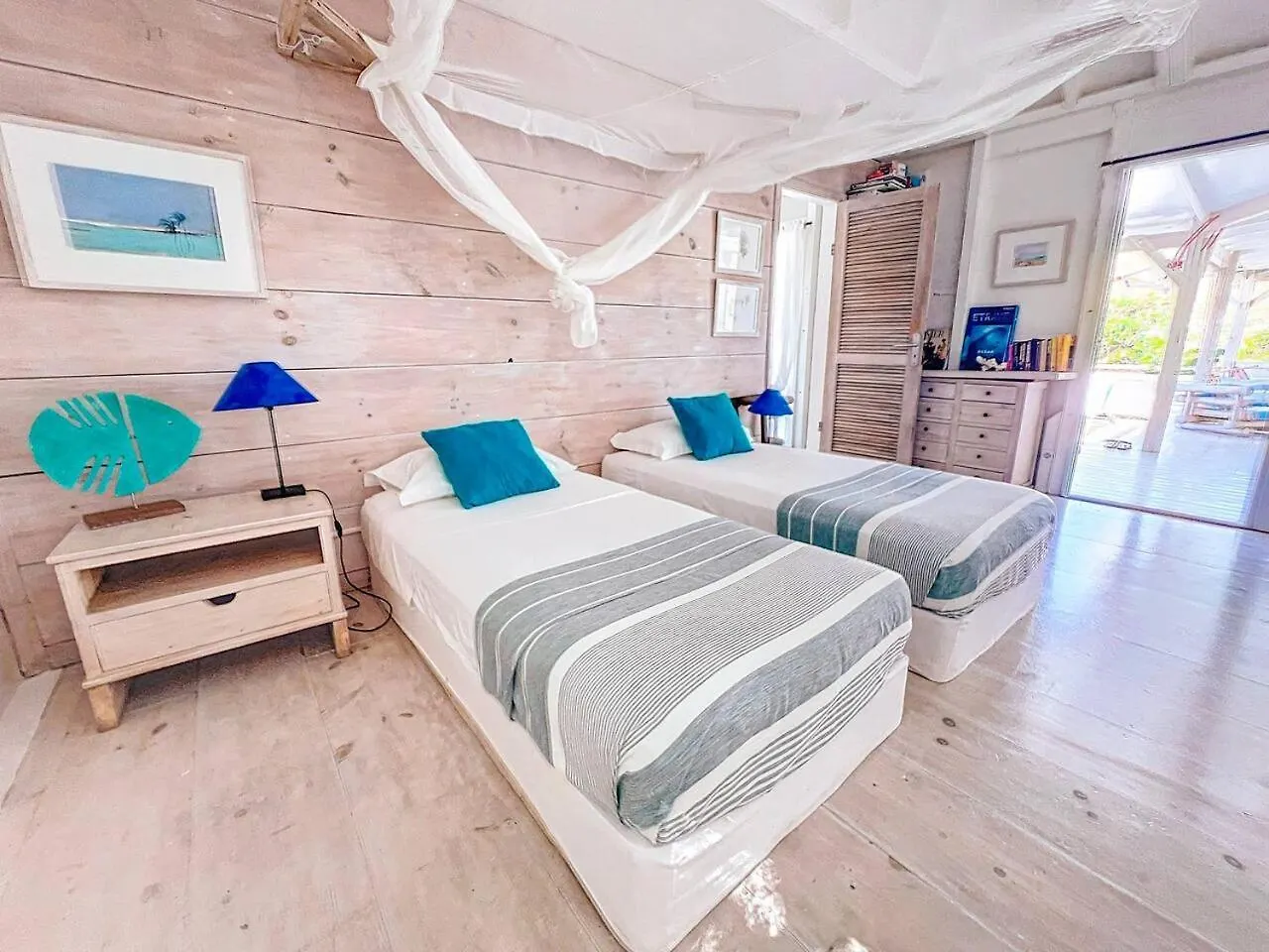 Ancre Bleue, Charming Villa With A Stunning View Of Pinel Island, 3 Bedrooms, 3 Bathrooms Cul de Sac