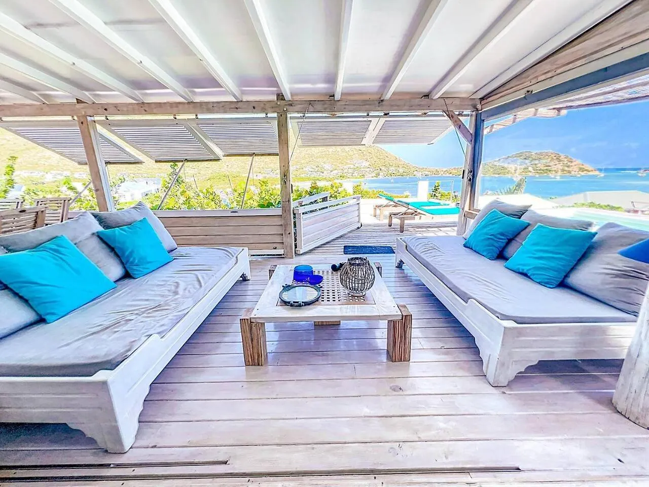Ancre Bleue, Charming Villa With A Stunning View Of Pinel Island, 3 Bedrooms, 3 Bathrooms Cul de Sac