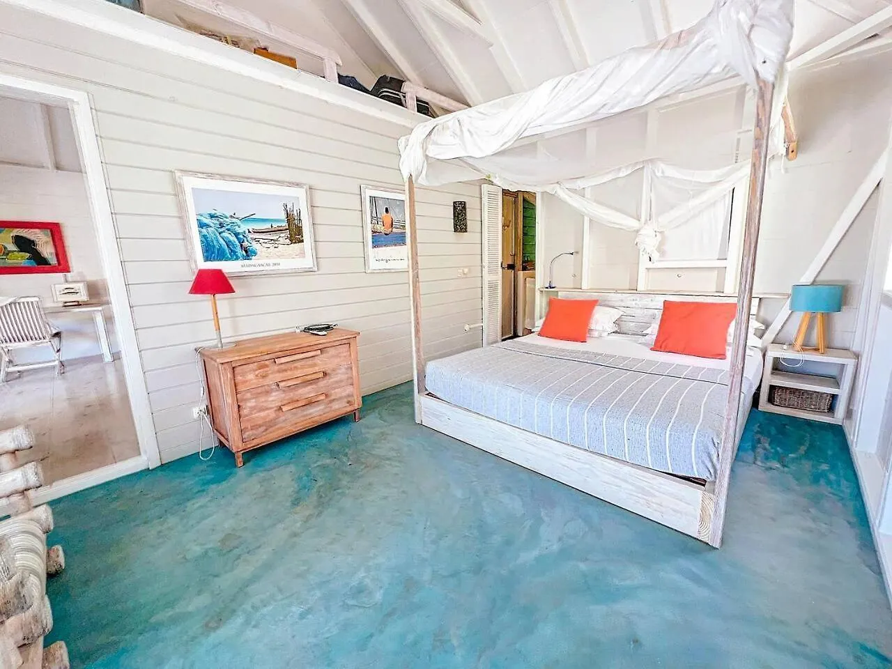 Ancre Bleue, Charming Villa With A Stunning View Of Pinel Island, 3 Bedrooms, 3 Bathrooms Cul de Sac 0*,