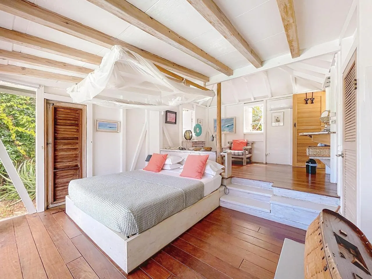 Ancre Bleue, Charming Villa With A Stunning View Of Pinel Island, 3 Bedrooms, 3 Bathrooms Cul de Sac